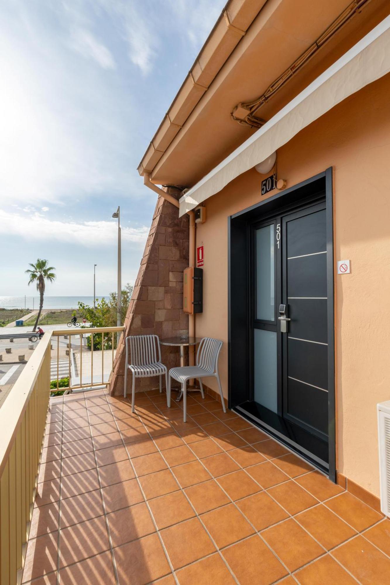 קסטלדפלס Aparthotel Solifemar מראה חיצוני תמונה